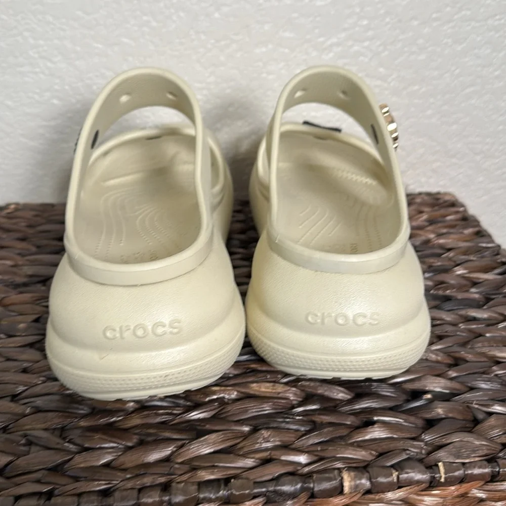 Crocs Women’s Size 10 Crush‎ Sandal Bone Color 2-Inch Heel Charms Included